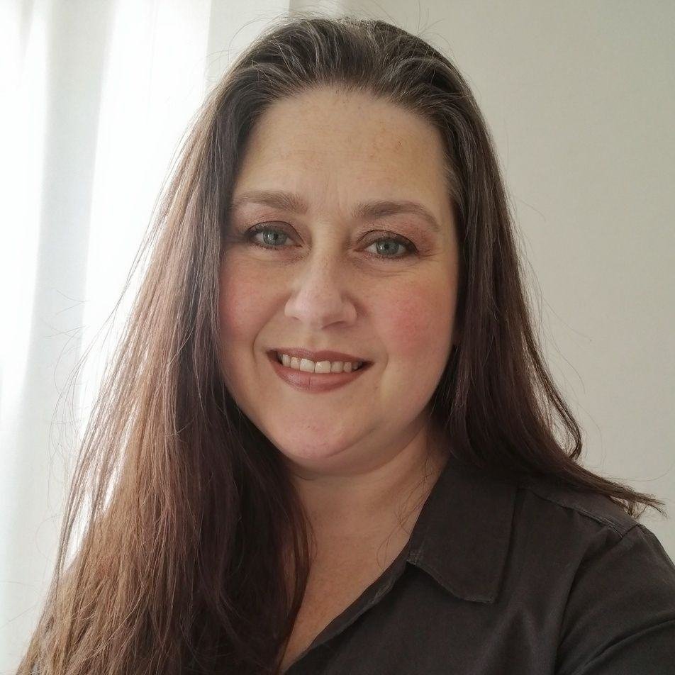 April M Hunt Headshot